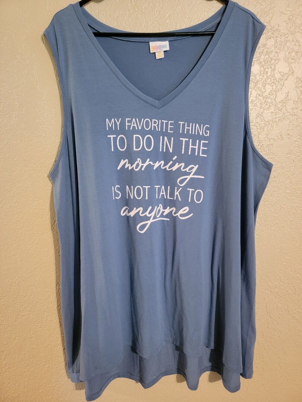 Sleepy Morning Graphic V-Neck Tank Top - Blue